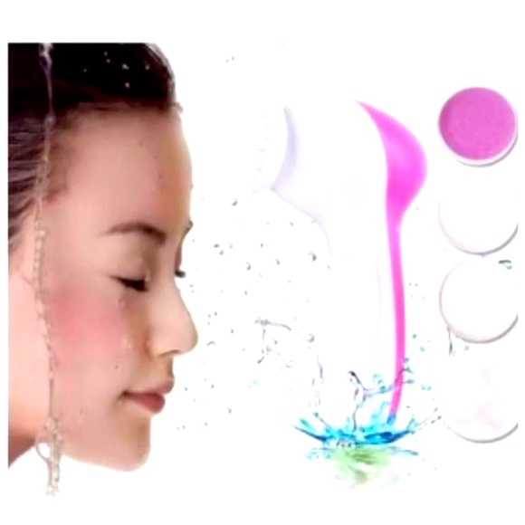 Other - Rechargeable Facial Cleansing Spin."Brand new"